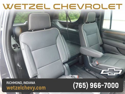 Used 2023 Chevrolet Suburban Premier w/ Advanced Technology Package AWD/4WD image 24