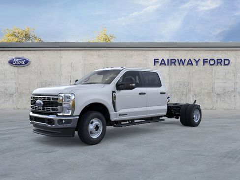New 2026 Ford F350 XL w/ XL Chrome Package image 1