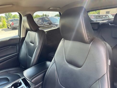 Used 2022 Ford Edge Titanium AWD/4WD image 13