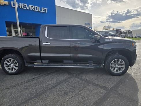 Used 2021 Chevrolet Silverado 1500 High Country w/ Z71 Off-Road Package AWD/4WD image 2