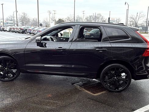 Certified 2024 Volvo XC60 B5 Ultimate w/ Climate Package image 5