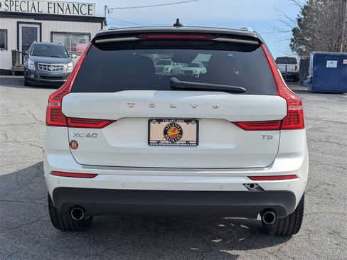 Used 2019 Volvo XC60 T5 Momentum w/ Multimedia Package image 6