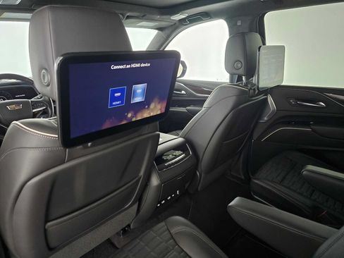 Certified 2024 Cadillac Escalade ESV Premium Luxury Platinum AWD/4WD image 21