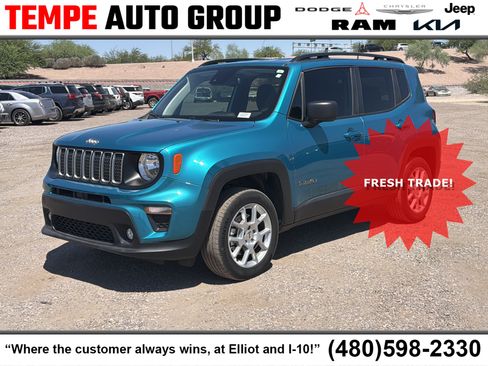 Certified 2022 Jeep Renegade Latitude w/ Convenience Group AWD/4WD image 1