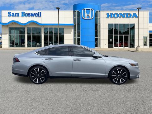 Used 2024 Honda Accord Touring image 2