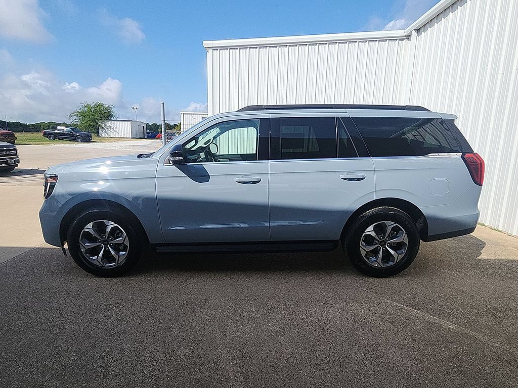 New 2027 Ford Expedition Active RWD image 5