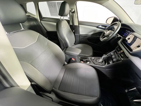 Used 2023 Volkswagen Taos SE image 27