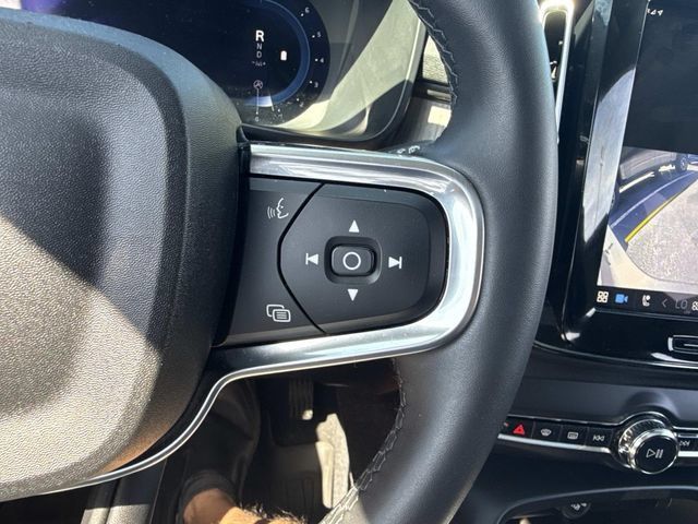 Used 2023 Volvo XC40 B5 Ultimate w/ Protection Package Premier AWD/4WD image 36