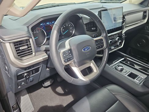 Used 2024 Ford Expedition Max XLT image 15