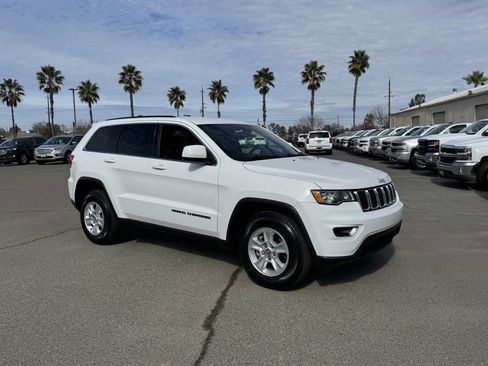 Used 2017 Jeep Grand Cherokee Laredo image 12