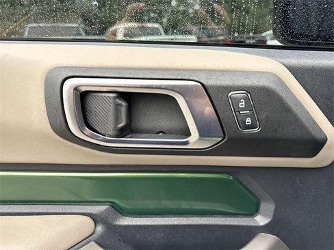 Used 2022 Ford Bronco Wildtrak image 27