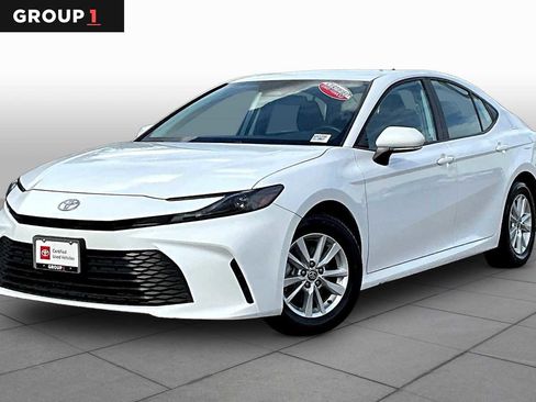 Certified 2025 Toyota Camry LE FWD image 1