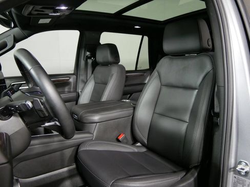 Used 2025 Chevrolet Tahoe Z71 w/ Comfort Package AWD/4WD image 16
