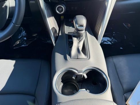 Certified 2023 Toyota Venza Nightshade image 19