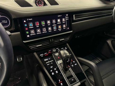 Used 2023 Porsche Cayenne GTS image 17