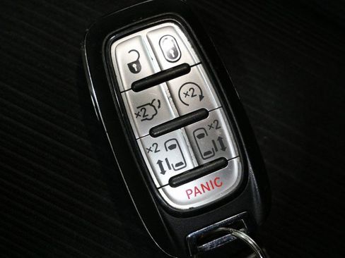 Used 2023 Chrysler Voyager LX image 29