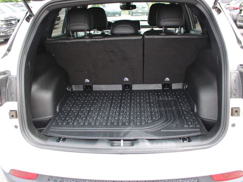 Used 2024 Jeep Compass Latitude AWD/4WD image 13