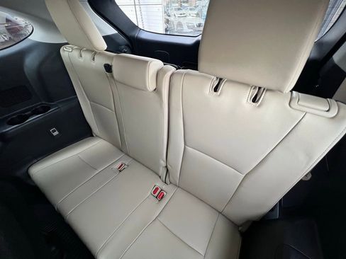 Used 2020 Toyota Highlander Limited image 17