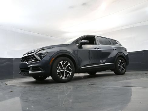 Used 2024 Kia Sportage EX FWD image 19