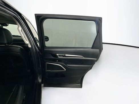 Used 2025 Kia Telluride S FWD image 33