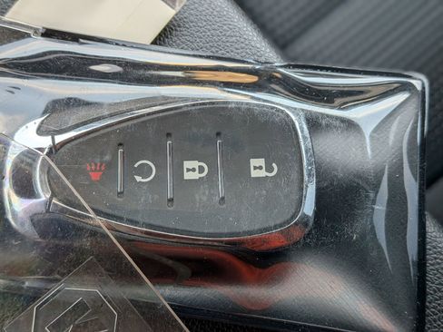 Certified 2025 Chevrolet Trax LT w/ LT Convenience Package image 36