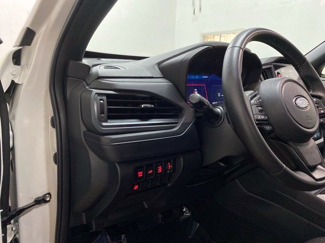 Used 2025 Subaru Forester Premium AWD/4WD image 34