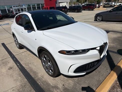 Used 2024 Alfa Romeo Tonale Ti image 2