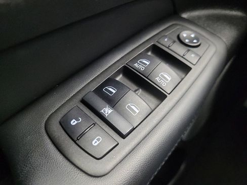 Used 2021 Jeep Grand Cherokee Limited image 27