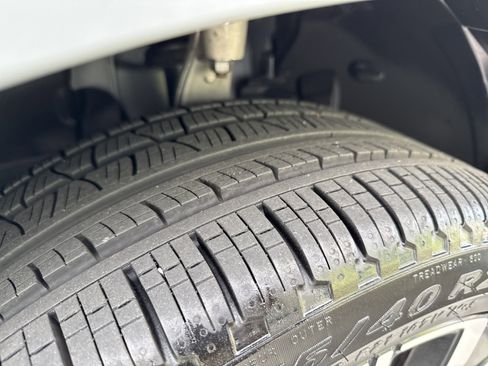 Used 2025 Volvo XC90 B6 Plus image 12