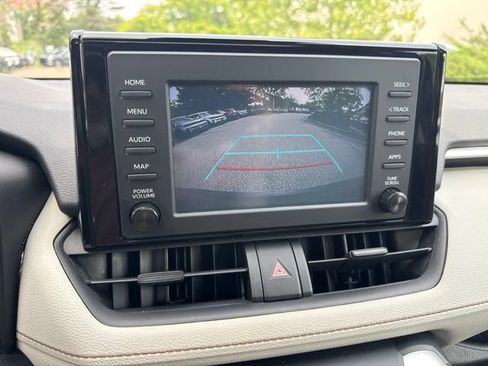 Used 2019 Toyota RAV4 XLE w/ Carpet Mat Package AWD/4WD image 15