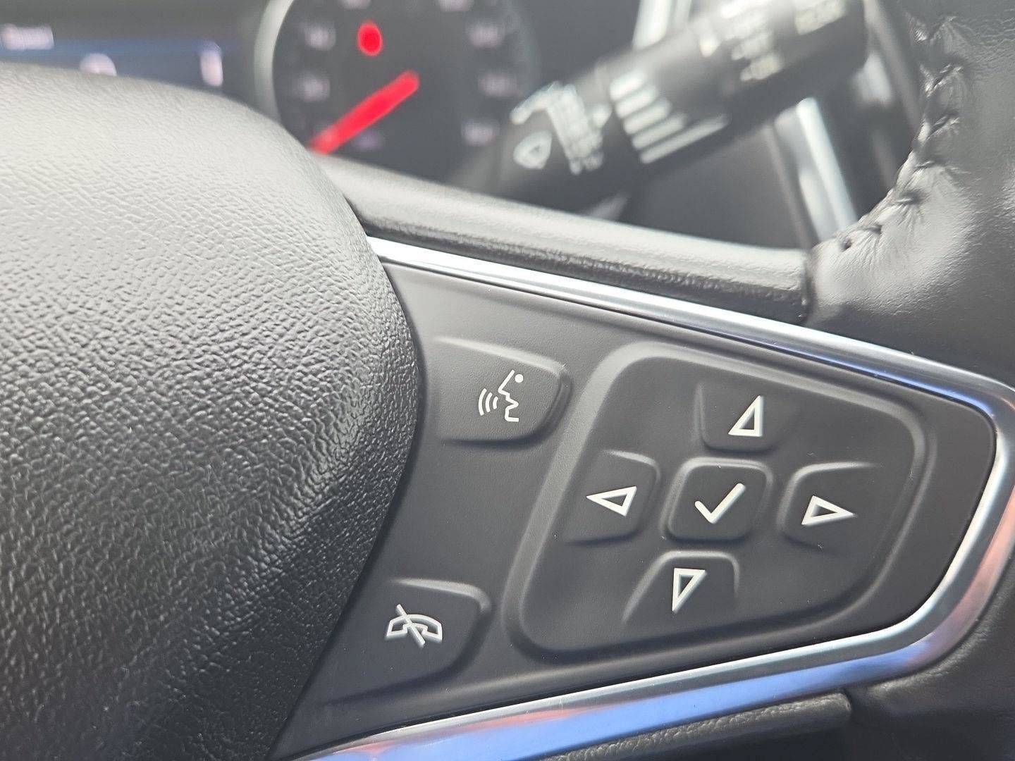 Used 2020 Chevrolet Equinox LT FWD image 13