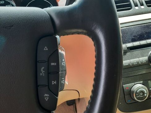 Used 2011 Buick Lucerne CXL FWD image 12