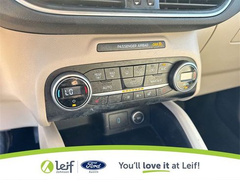 Used 2020 Ford Escape Titanium image 21