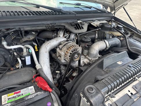 Used 2005 Ford F350 XLT image 23