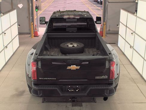 Used 2023 Chevrolet Silverado 3500 High Country image 6