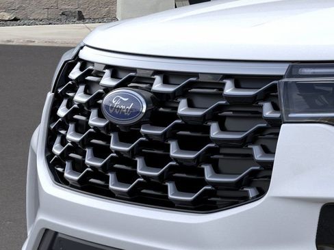 New 2026 Ford Explorer Platinum w/ LUX Leather Package image 17