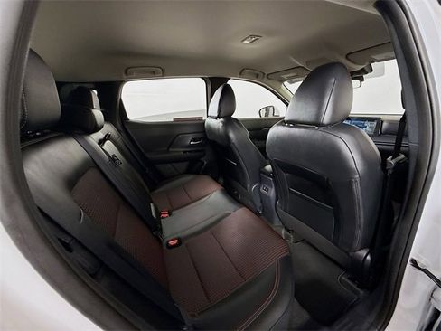 Certified 2025 Nissan Kicks SR image 29