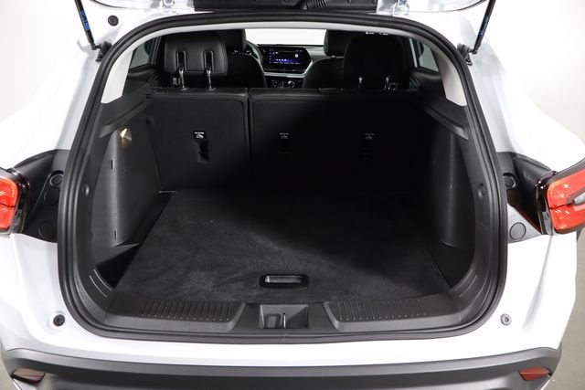 Used 2026 Chevrolet Trax LT FWD image 17