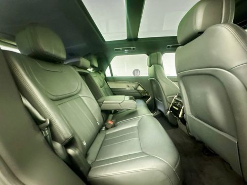 Used 2025 Land Rover Range Rover Sport SE AWD/4WD image 27