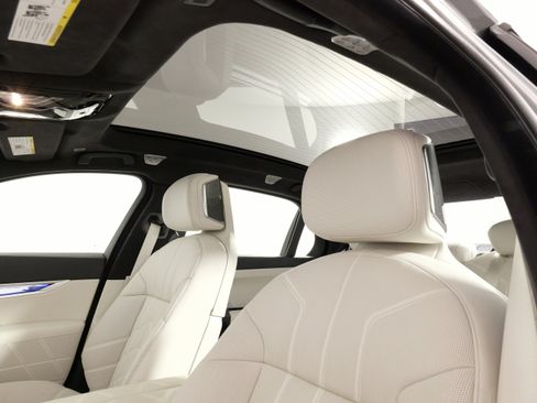 Used 2024 BMW 740i RWD image 34