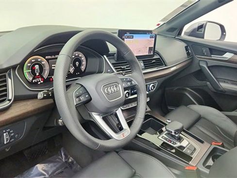 Used 2025 Audi Q5 e Premium Plus w/ Premium Plus Package image 18
