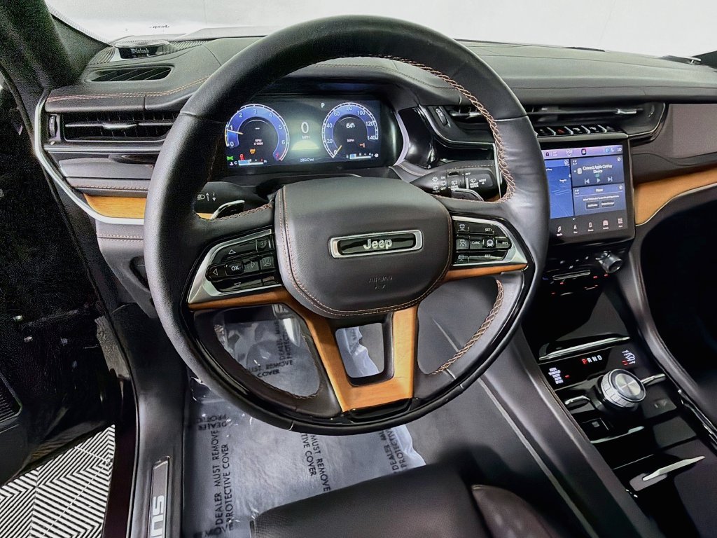 Used 2023 Jeep Grand Cherokee L Summit AWD/4WD image 11