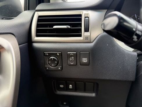 Used 2018 Lexus GX 460 Premium w/ Premium Package image 20