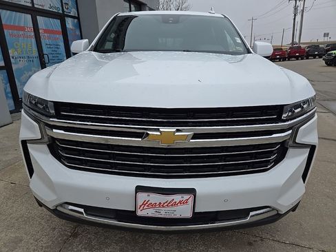 Used 2024 Chevrolet Suburban LT image 15
