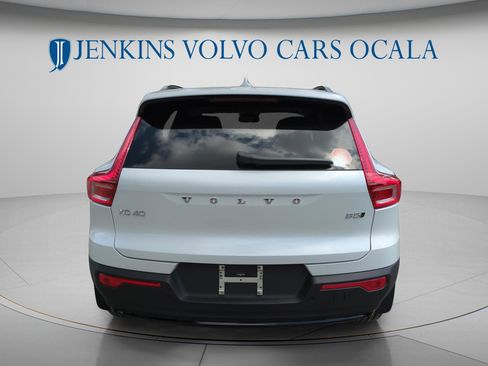 New 2026 Volvo XC40 B5 Plus w/ Protection Package Premier AWD/4WD image 4