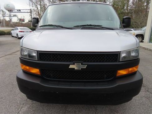 Used 2018 Chevrolet Express 2500 w/ Driver Convenience Package image 9