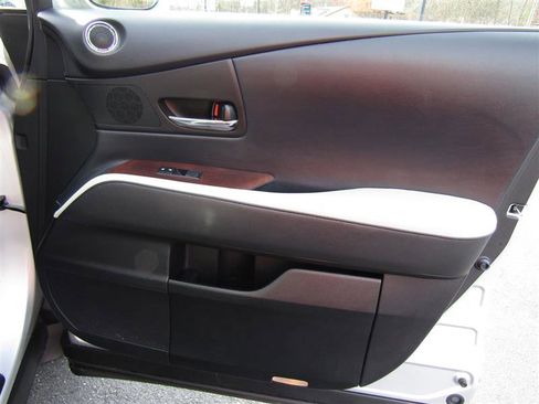 Used 2012 Lexus RX 450h AWD image 36