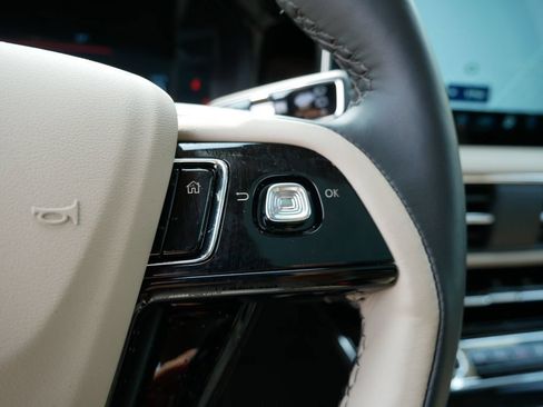 Used 2025 Lincoln Corsair Reserve FWD image 18