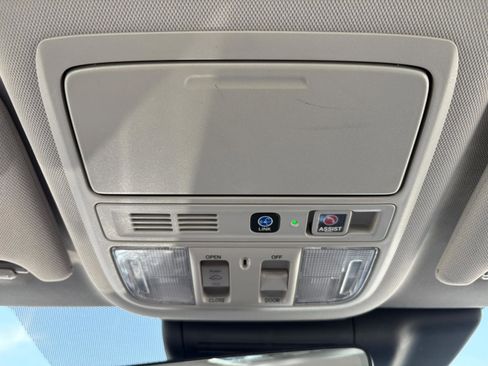 Used 2018 Honda Accord Touring image 35