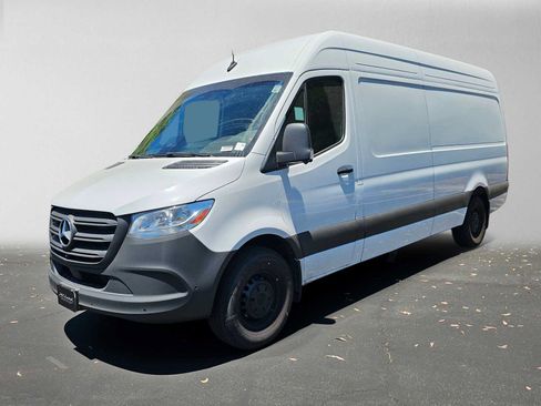 Used 2026 Mercedes-Benz Sprinter 2500 image 7